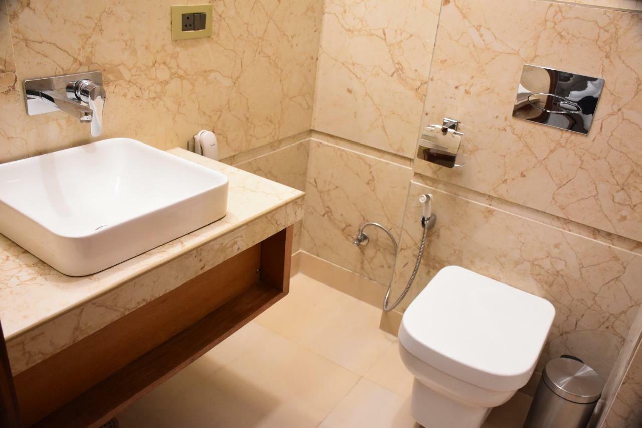 Hotel Orchid Blu Alīgarh エクステリア 写真
