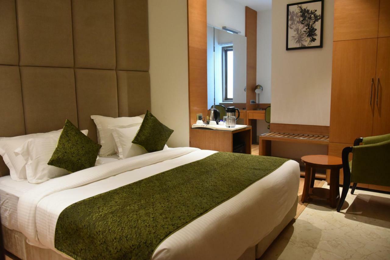 Hotel Orchid Blu Alīgarh エクステリア 写真