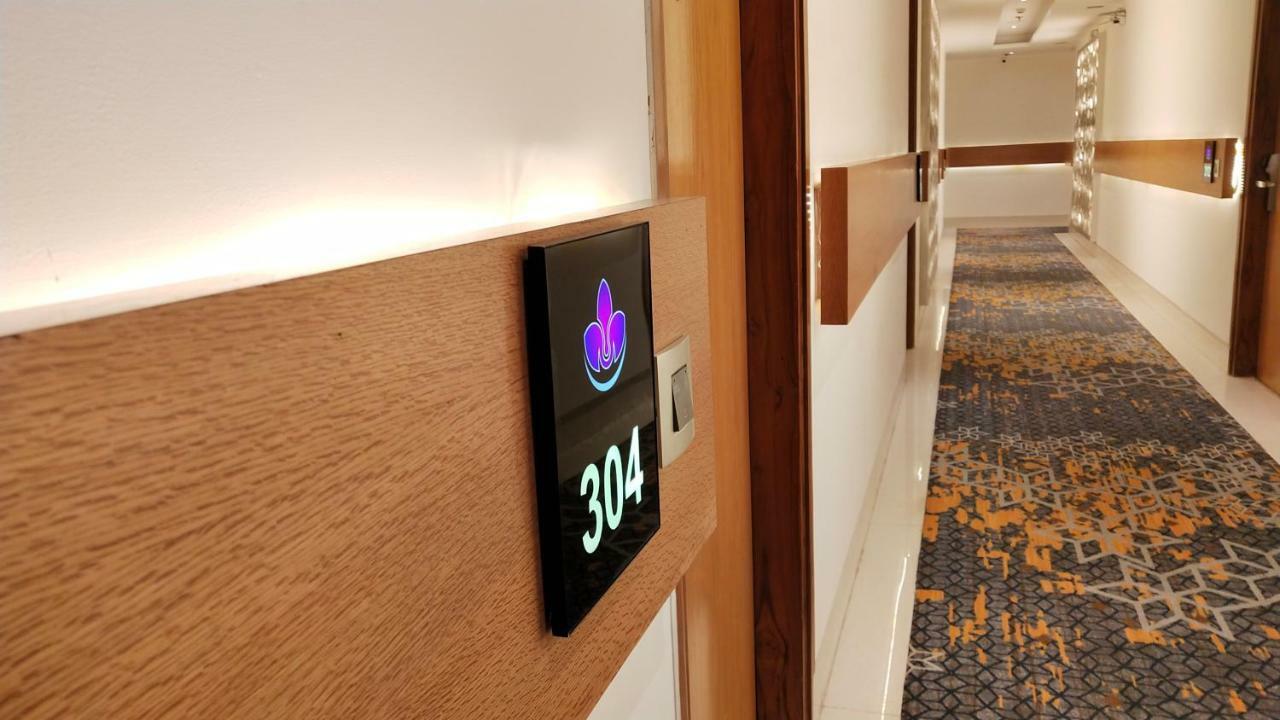 Hotel Orchid Blu Alīgarh エクステリア 写真