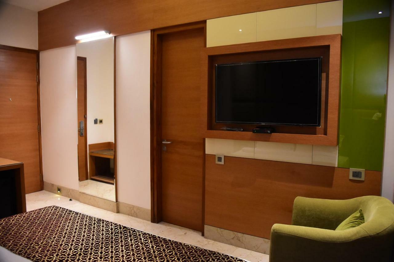 Hotel Orchid Blu Alīgarh エクステリア 写真