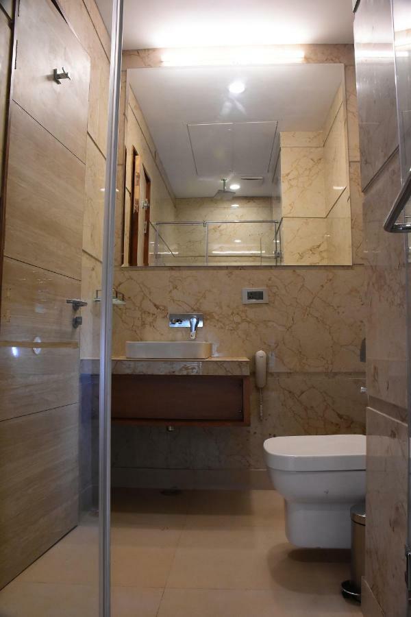 Hotel Orchid Blu Alīgarh エクステリア 写真