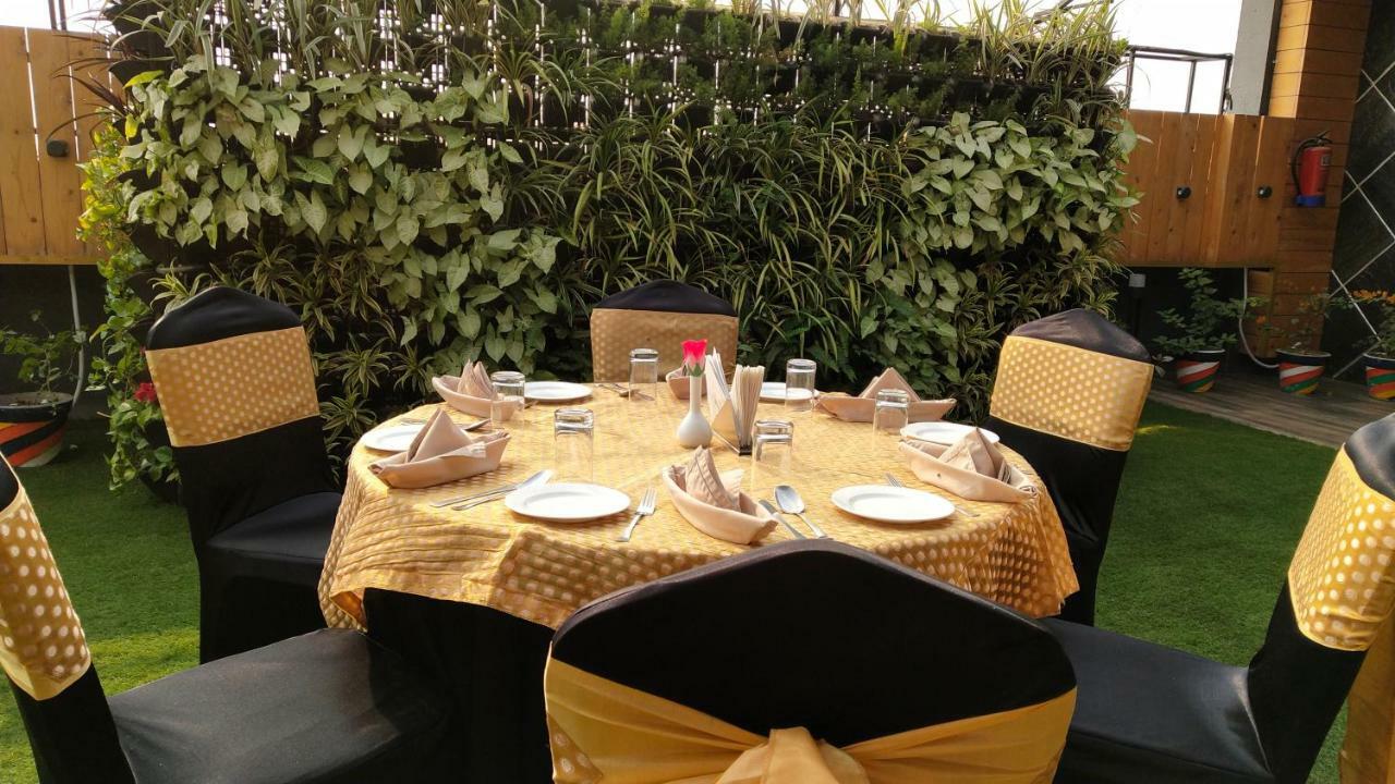 Hotel Orchid Blu Alīgarh エクステリア 写真