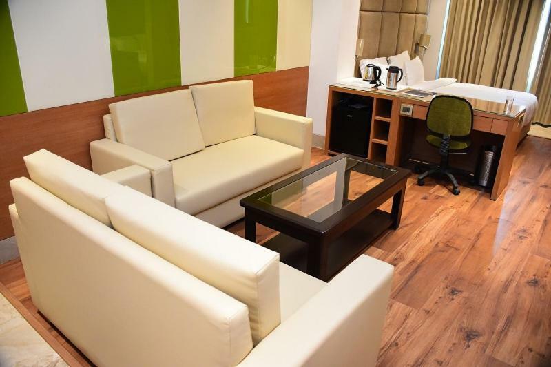Hotel Orchid Blu Alīgarh エクステリア 写真
