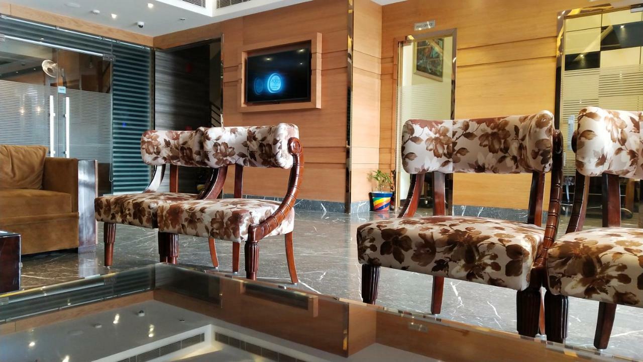 Hotel Orchid Blu Alīgarh エクステリア 写真